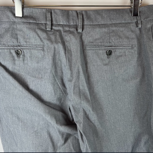 NWT: old navy Athletic Ultimate Built-In Flex Chino Pants (34 x 30) - Picture 9 of 14